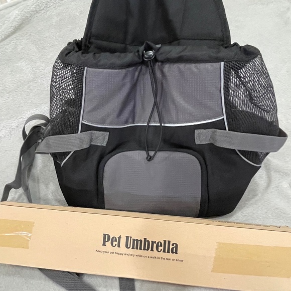 NEW Ouward Hound Dog Backpack Carrier (medium) & Umbrella